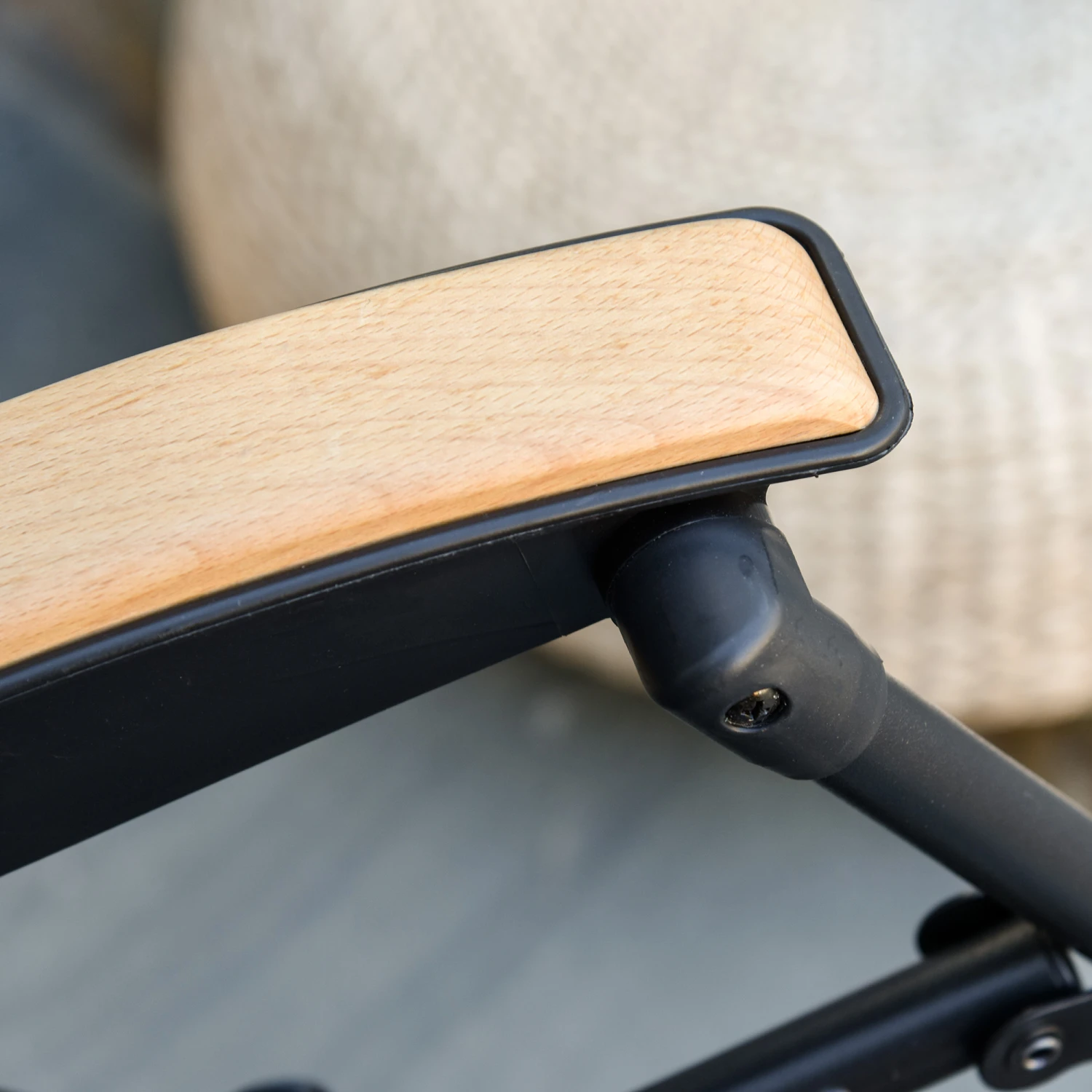 Outsunny Foldable Outdoor Lounge Chair With Footrest, Oversized Padded Zero Gravity Lounge Chair With Headrest, Cup Holders, Armrests, For Camping, Lawn, Garden, Pool, Gray 11 Outsunny Foldable Outdoor Lounge Chair With Footrest, Oversized Padded Zero Gravity Lounge Chair With Headrest, Cup Holders, Armrests, For Camping, Lawn, Garden, Pool, Gray - Image 11