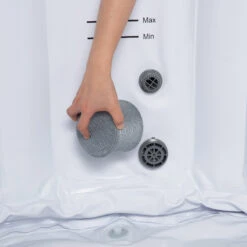 Outsunny 4-6 Person Inflatable Portable Hot Tub Spa 82'' X 26'' Outdoor Round Heated Spa W/ 130 Bubble Jets, Cover, Filter Cartridges - Blue -Outsunny tYY3d617fe87ad972